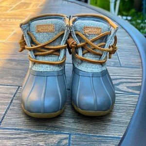Sperry Duck Boots. Toddler girls US 8. Gray